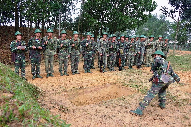 Thông qua giáo án huấn luyện kỹ thuật ném lựu đạn